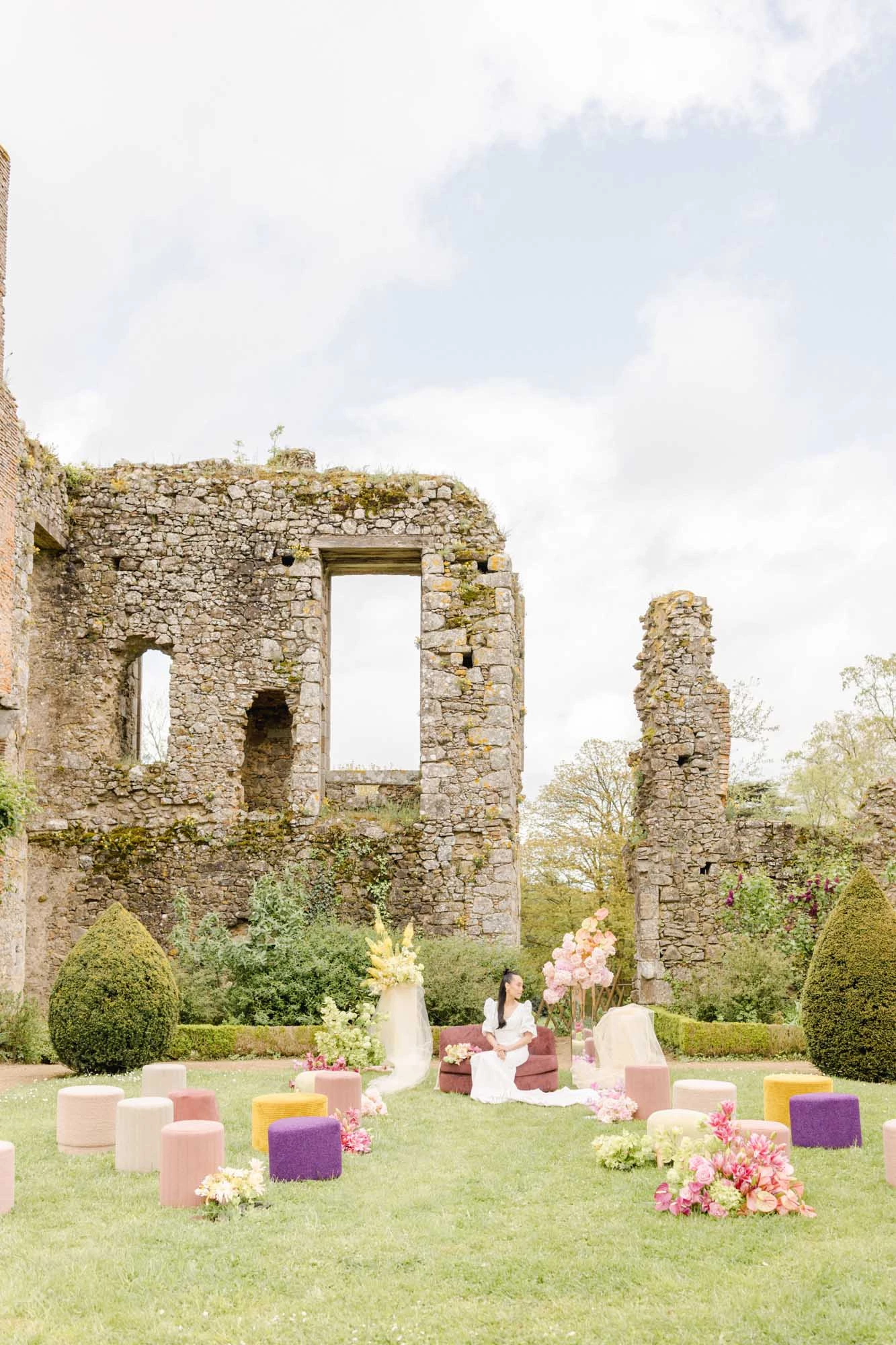 composition florale beige gris marron vert